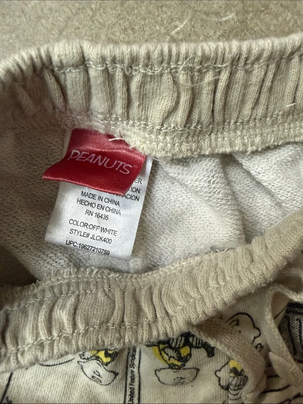 Peanuts Cream Comic-Print Kids Shorts with Red Patch